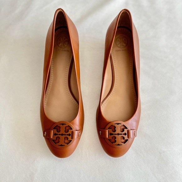 Tory Burch Slight Wedge Heels / Flats - Picture 13 of 16